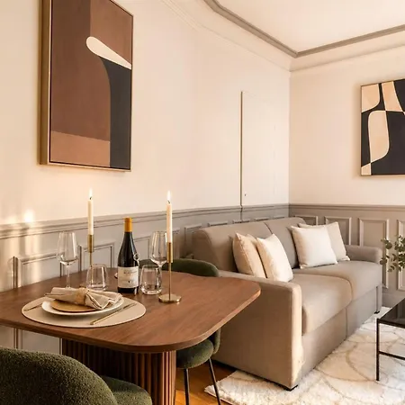 Trocadero - Elegant With Lift Apartmán